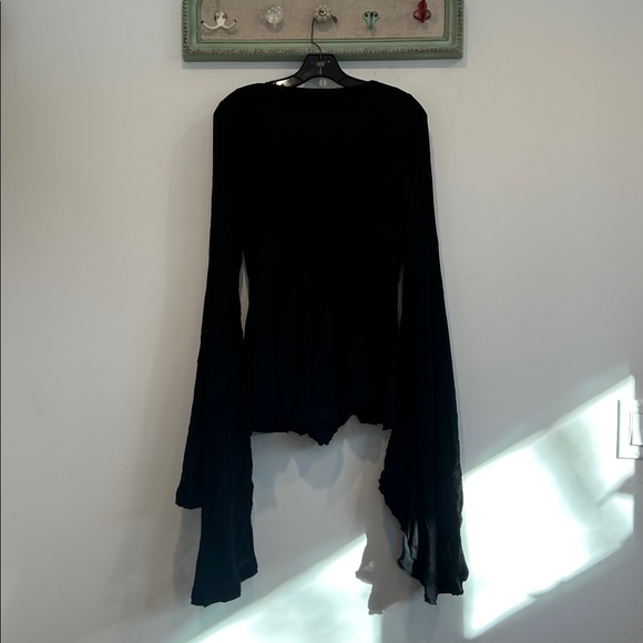 Dolls Kill Black Flared Sleeve Romper Shorts women’s medium new with tags - Picture 5 of 5